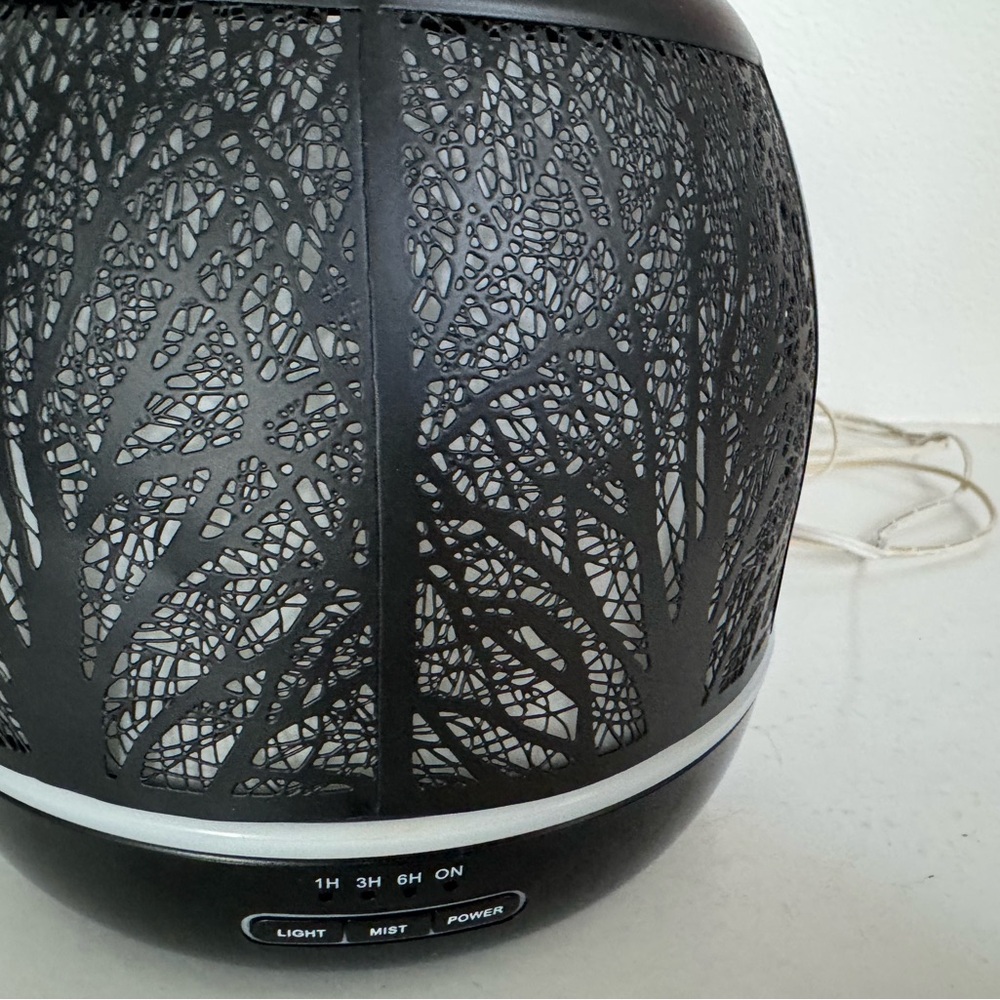 Tree Design Essential Oil Diffuser With Color Changing Lights - Picture 3 of 4